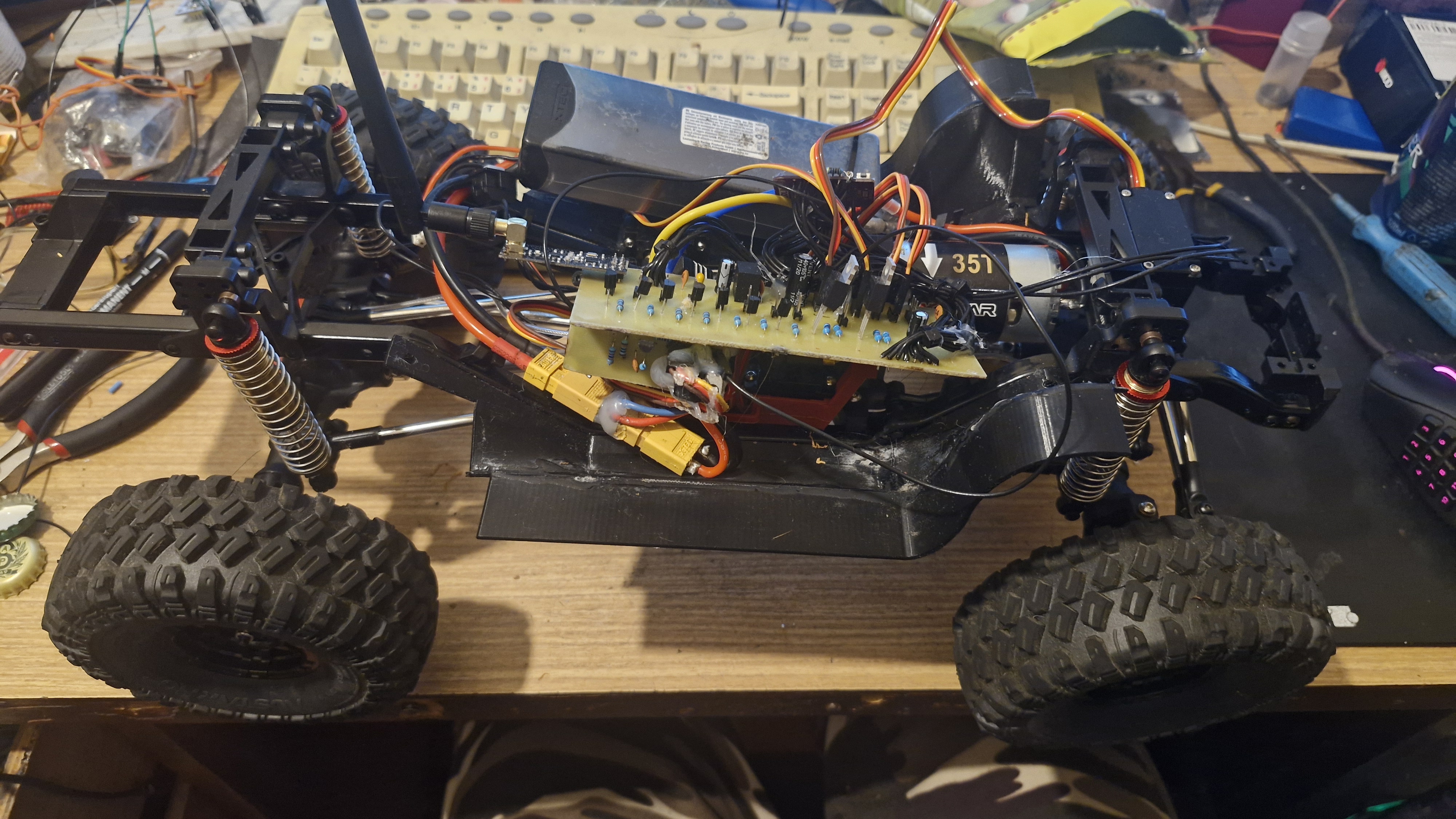 Podvozek TRX4 s instalovaným RX